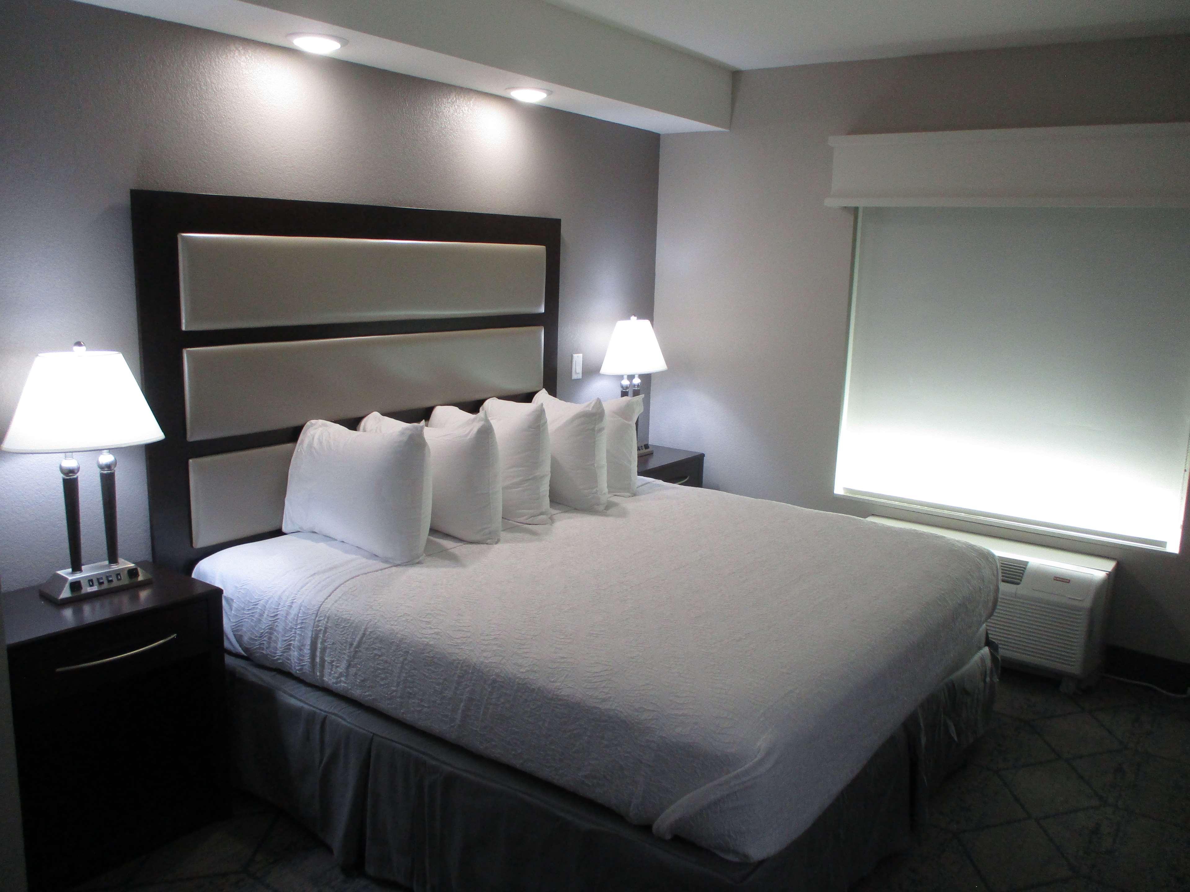 Best Western Plus Mcpherson Ngoại thất bức ảnh